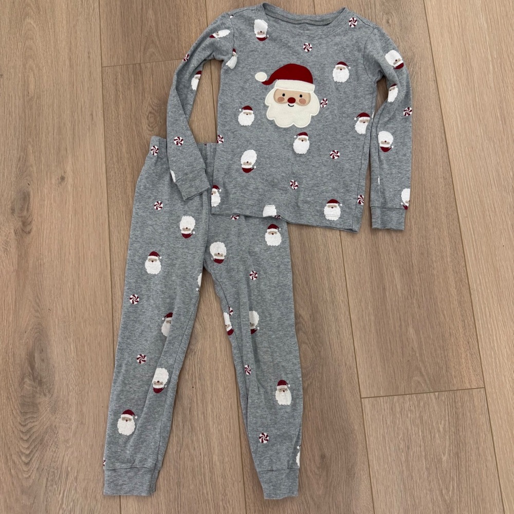 Pekkle Kids Santa Claus Christmas Pajama Set Gray 2pc Snug Fit 5T 1803535